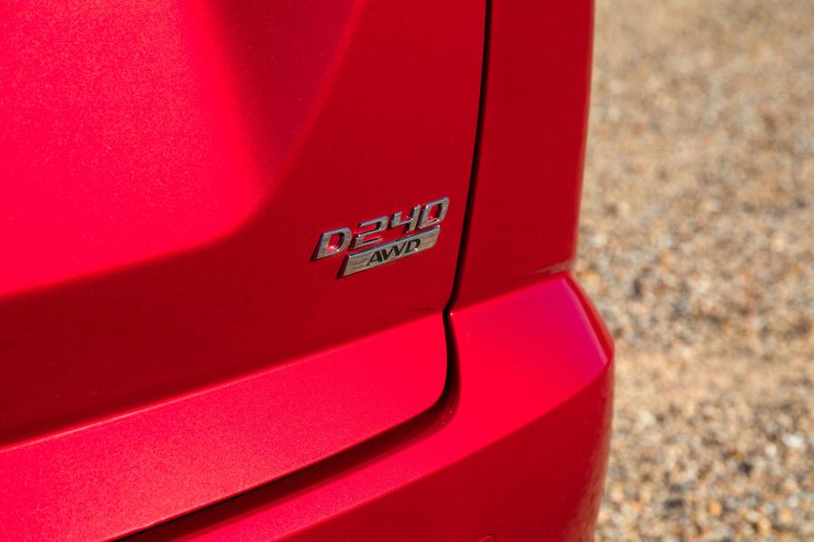 Детали экстерьера Jaguar E-Pace D240 AWD R-Dynamic 2018 года  (AU) (фото 9 из 22)